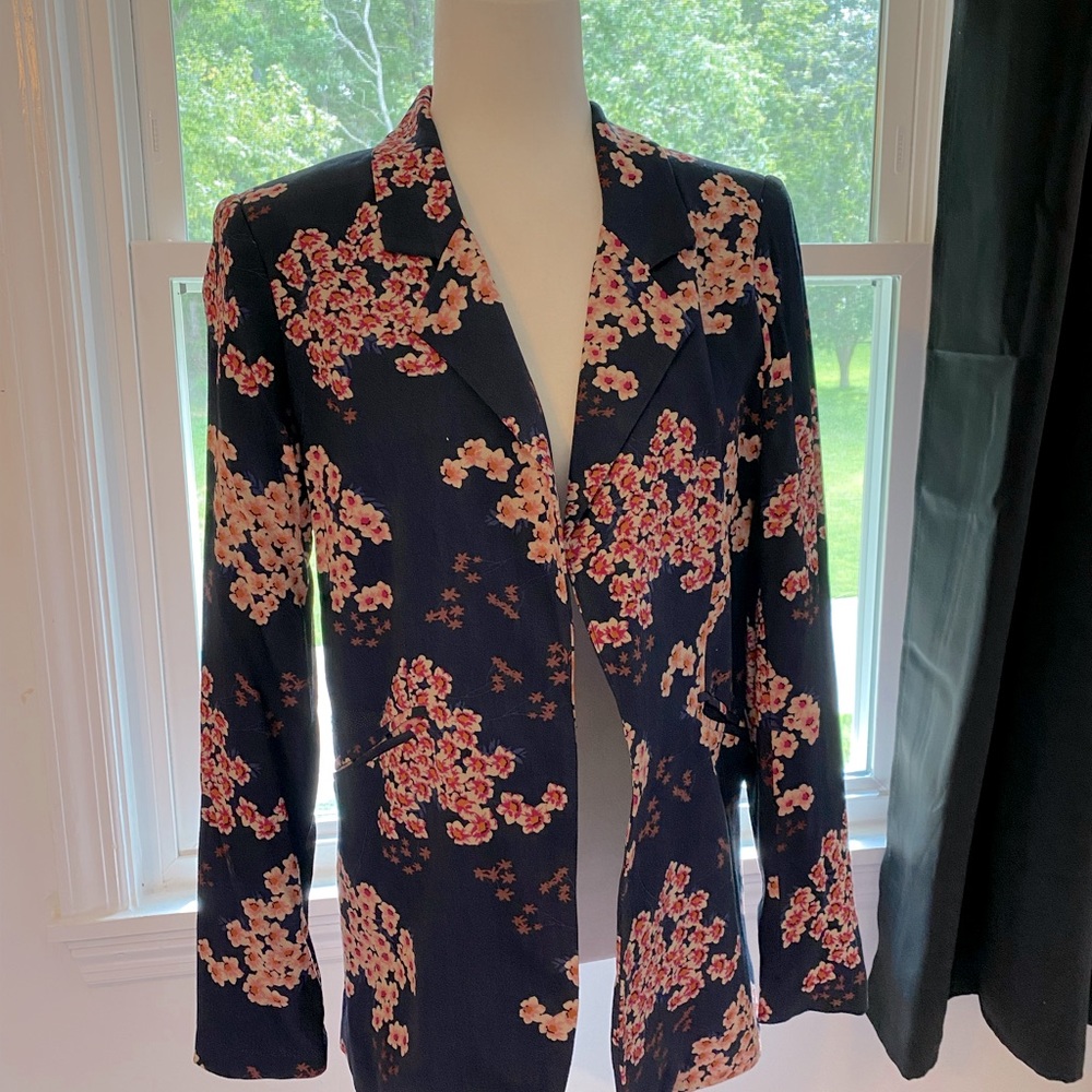 Lightweight open front floral blazer